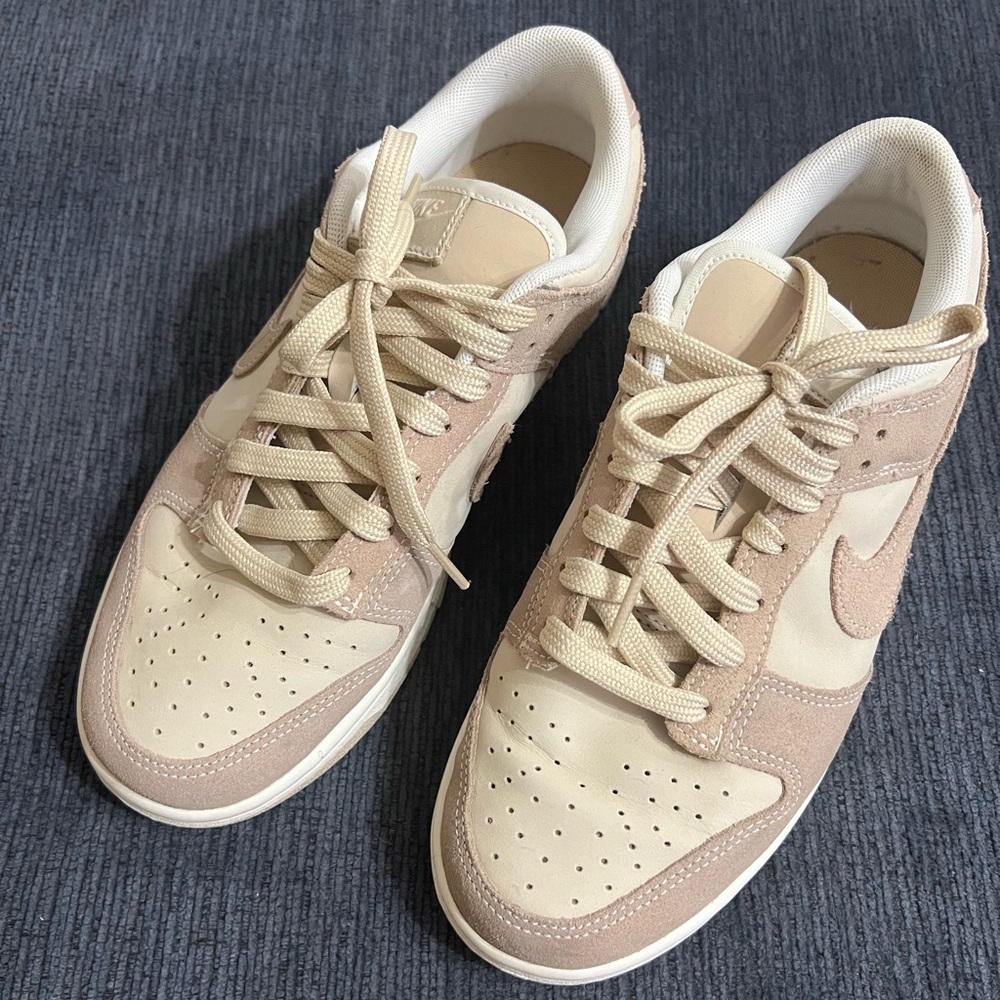 EUC Nike Dunks Size 9 - Picture 3 of 5